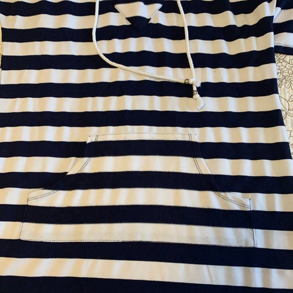 Beachy Cover-Up - Picture 5 of 11